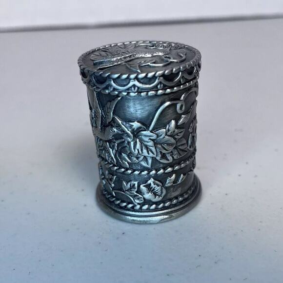Vintage Pewter Hummingbird Embossed Postage Stamp Roll Holder Dispenser 2" - Picture 4 of 12